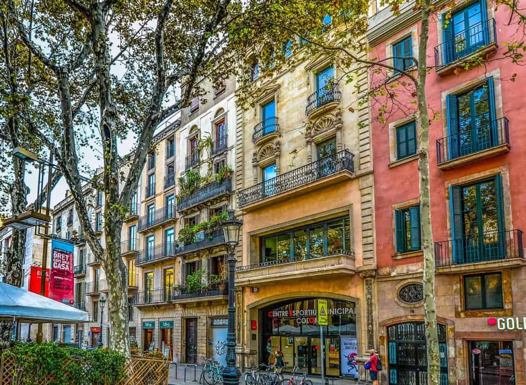 barcelona facade restaurants